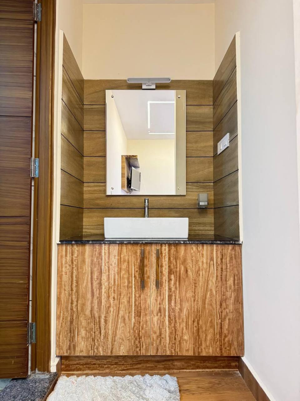 Krishnakripa Premium Residency Hotell Kochi Eksteriør bilde