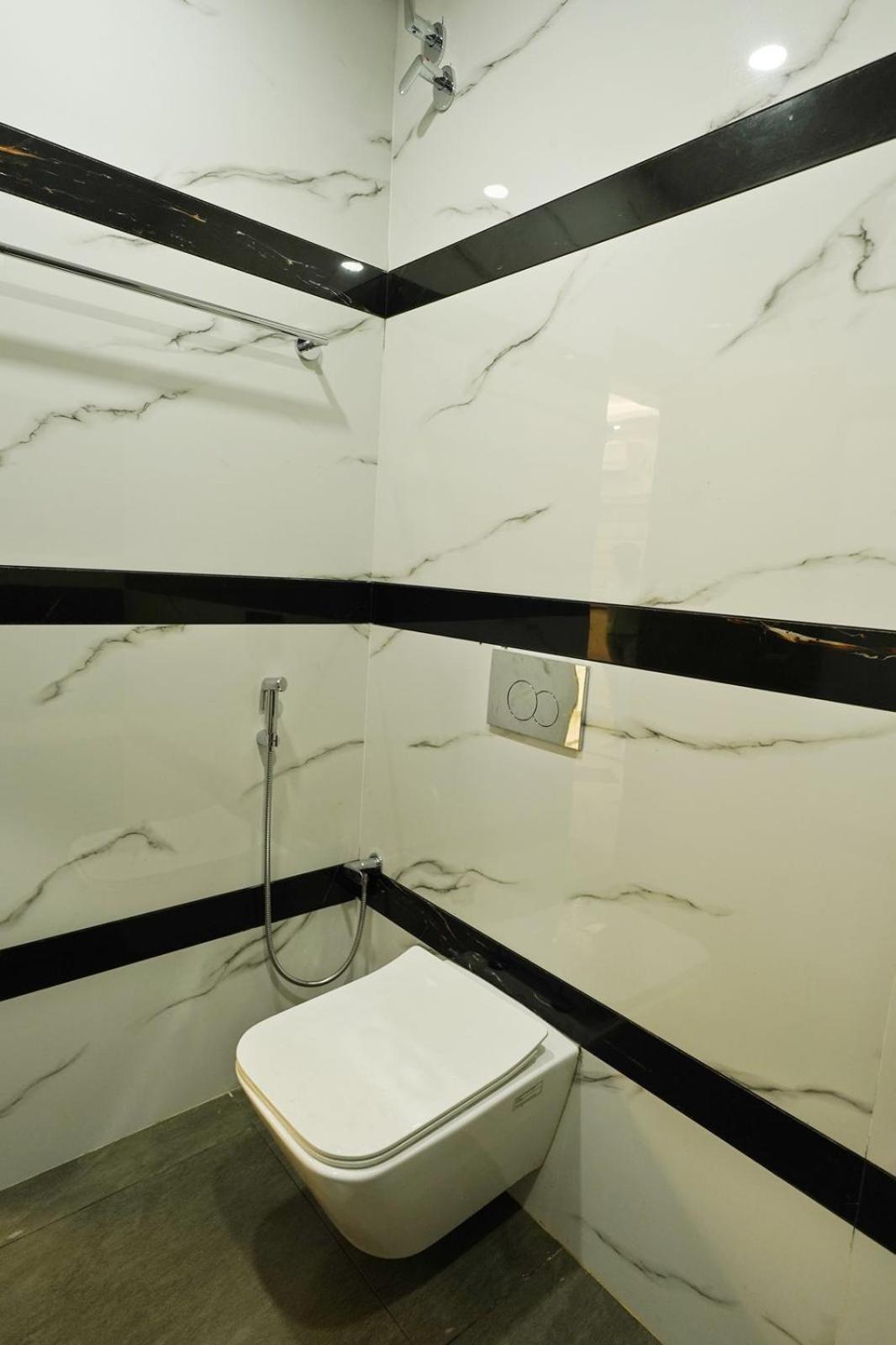Krishnakripa Premium Residency Hotell Kochi Eksteriør bilde