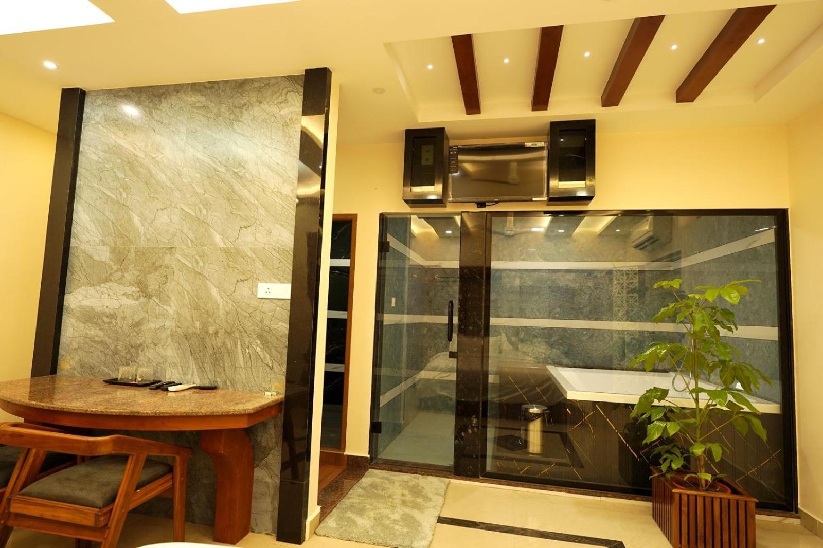 Krishnakripa Premium Residency Hotell Kochi Eksteriør bilde