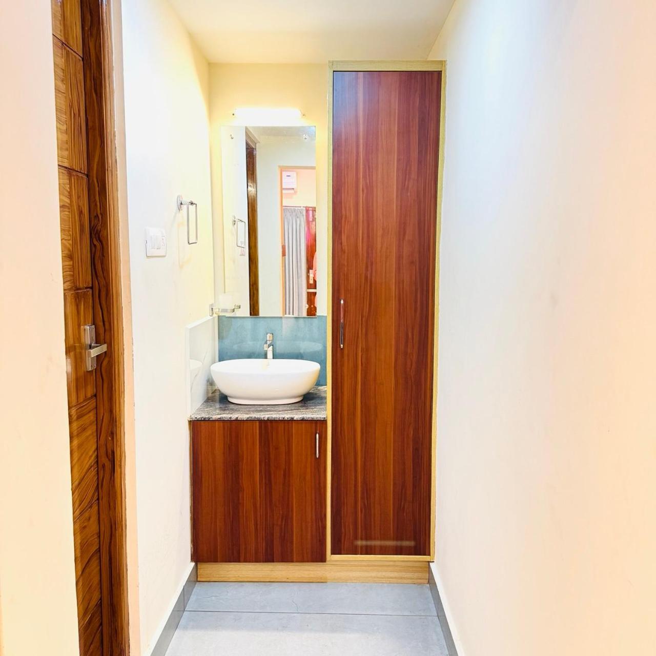 Krishnakripa Premium Residency Hotell Kochi Eksteriør bilde