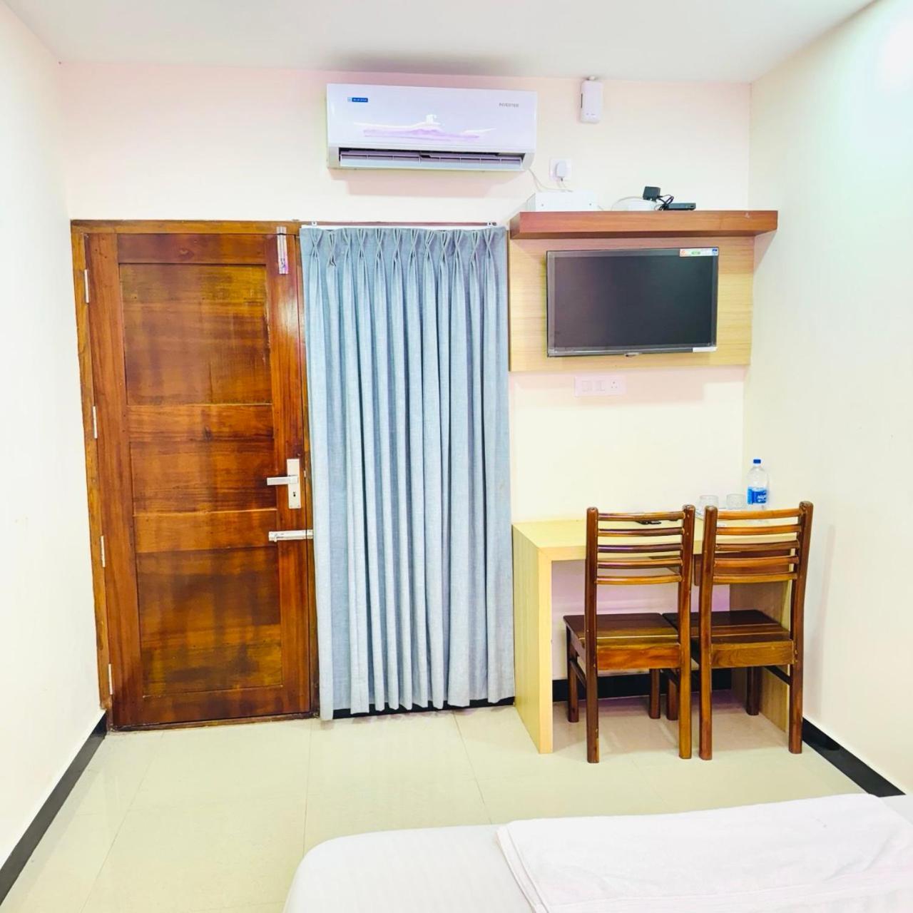 Krishnakripa Premium Residency Hotell Kochi Eksteriør bilde