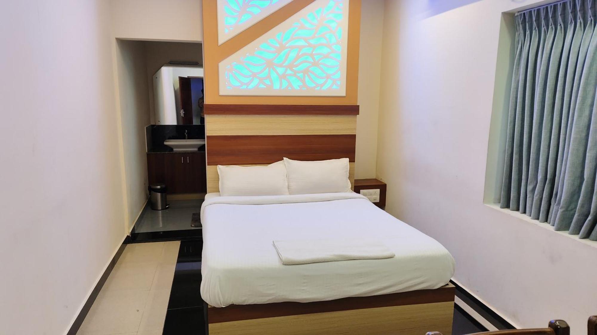 Krishnakripa Premium Residency Hotell Kochi Eksteriør bilde